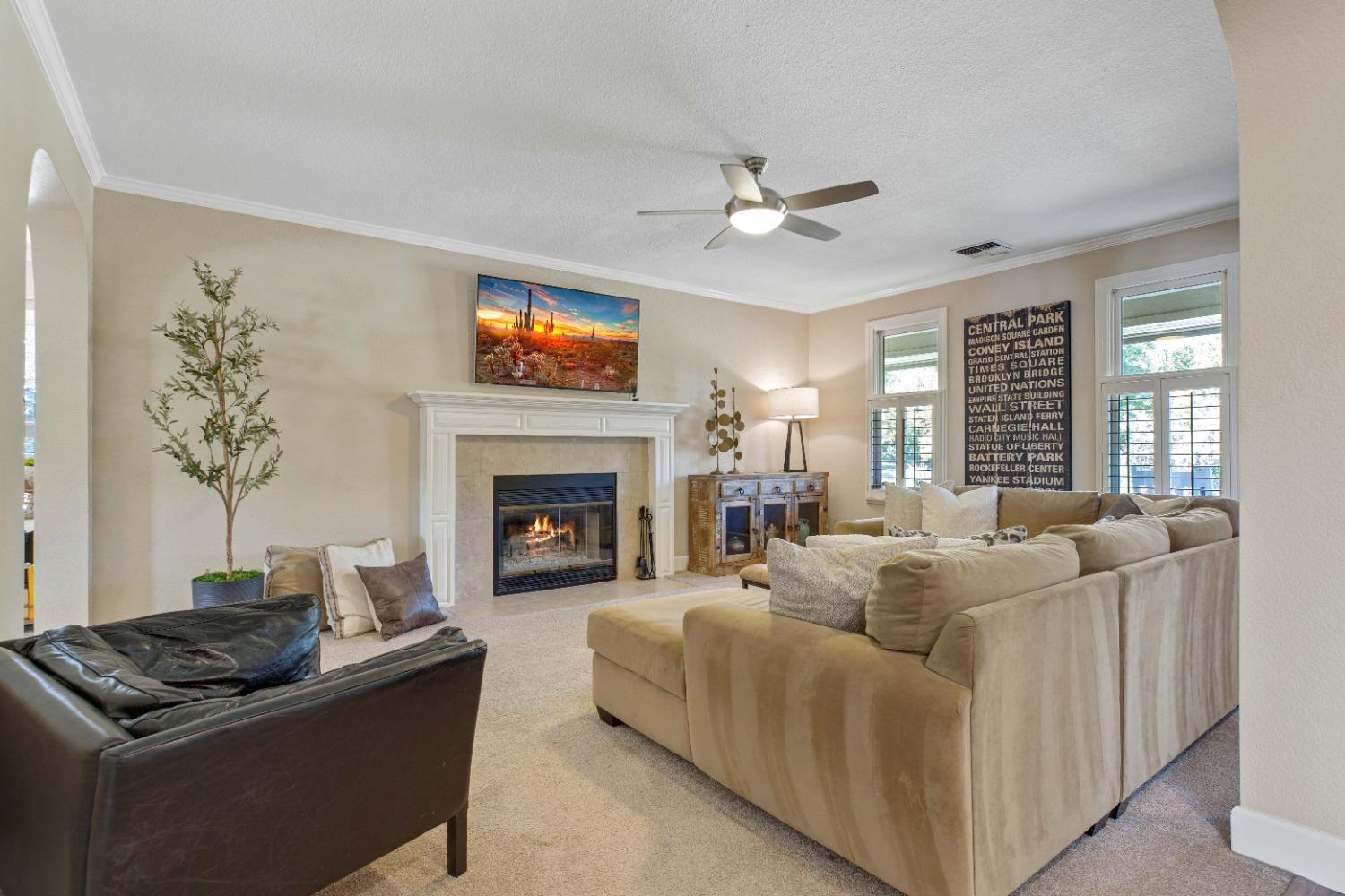 Detail Gallery Image 13 of 97 For 8724 N Oaks Dr, Oakdale,  CA 95361 - 5 Beds | 4 Baths