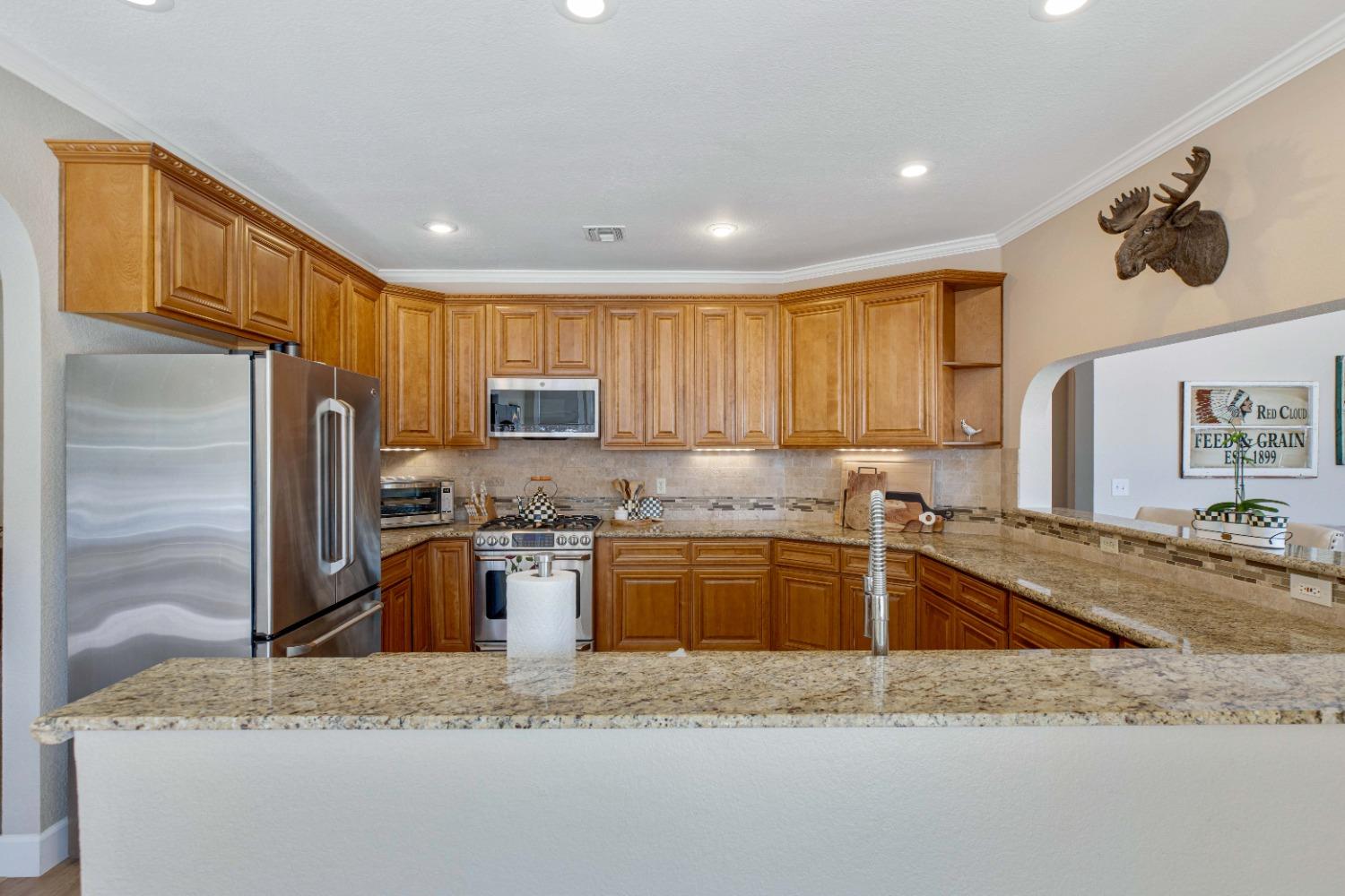 Detail Gallery Image 18 of 97 For 8724 N Oaks Dr, Oakdale,  CA 95361 - 5 Beds | 4 Baths