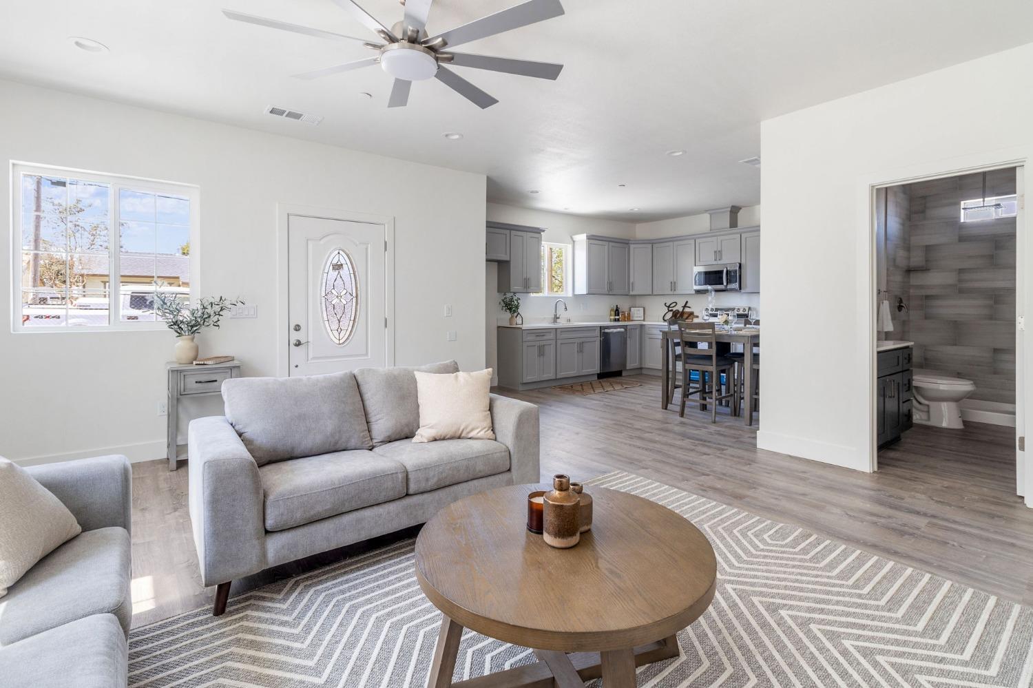 Detail Gallery Image 8 of 22 For 1444 Chronicle Ave, Stockton,  CA 95205 - 4 Beds | 2 Baths