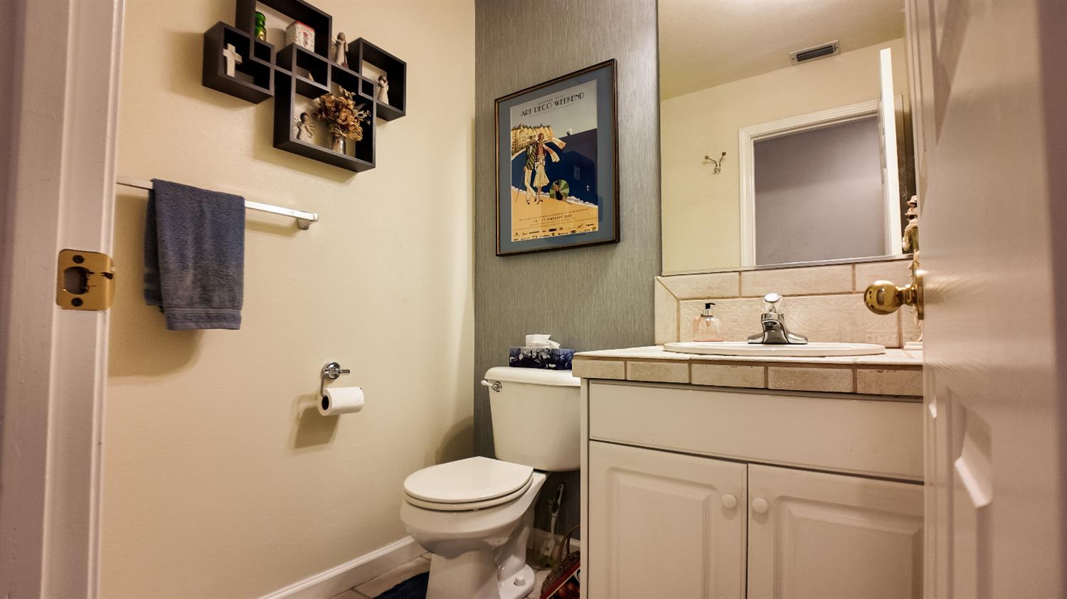 Detail Gallery Image 28 of 58 For 3912 Oak Shores Dr, Stockton,  CA 95209 - 4 Beds | 2/1 Baths