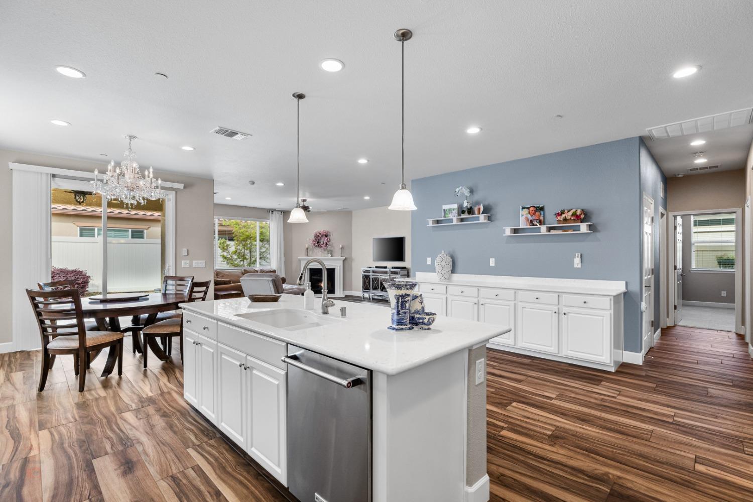 Detail Gallery Image 17 of 88 For 1324 Chestnut Hill Dr, Manteca,  CA 95336 - 3 Beds | 2 Baths