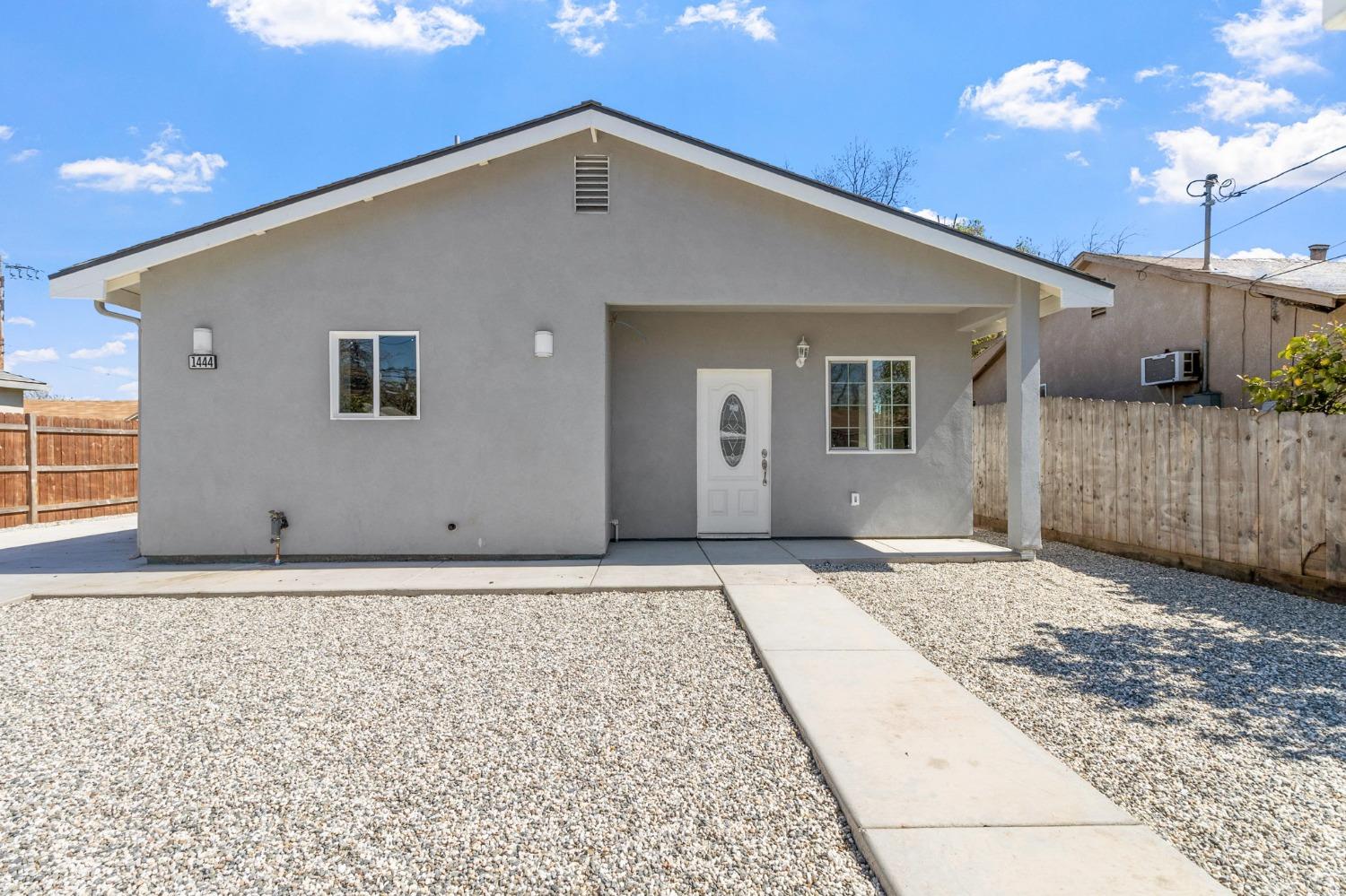 Detail Gallery Image 3 of 22 For 1444 Chronicle Ave, Stockton,  CA 95205 - 4 Beds | 2 Baths