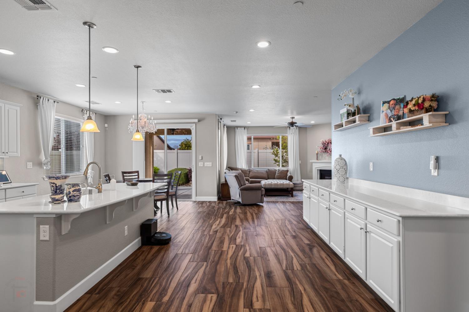 Detail Gallery Image 9 of 88 For 1324 Chestnut Hill Dr, Manteca,  CA 95336 - 3 Beds | 2 Baths