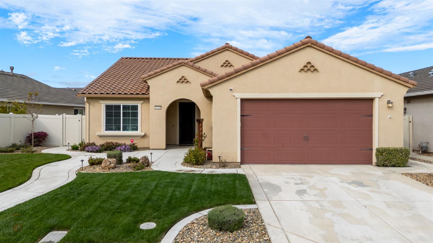 Detail Gallery Image 4 of 88 For 1324 Chestnut Hill Dr, Manteca,  CA 95336 - 3 Beds | 2 Baths