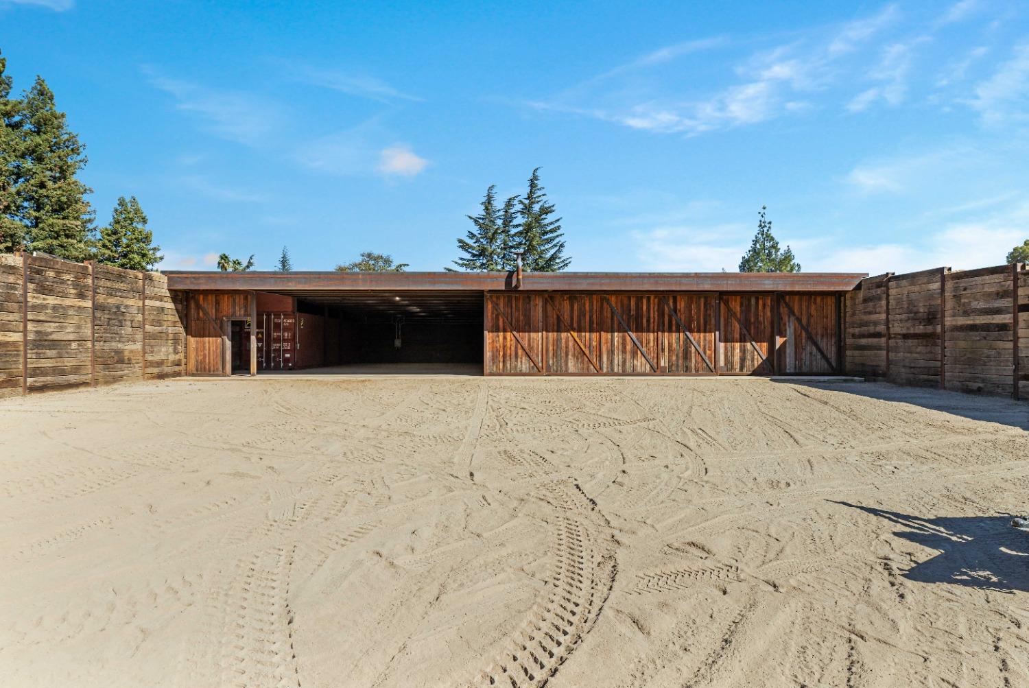 Detail Gallery Image 4 of 97 For 8724 N Oaks Dr, Oakdale,  CA 95361 - 5 Beds | 4 Baths