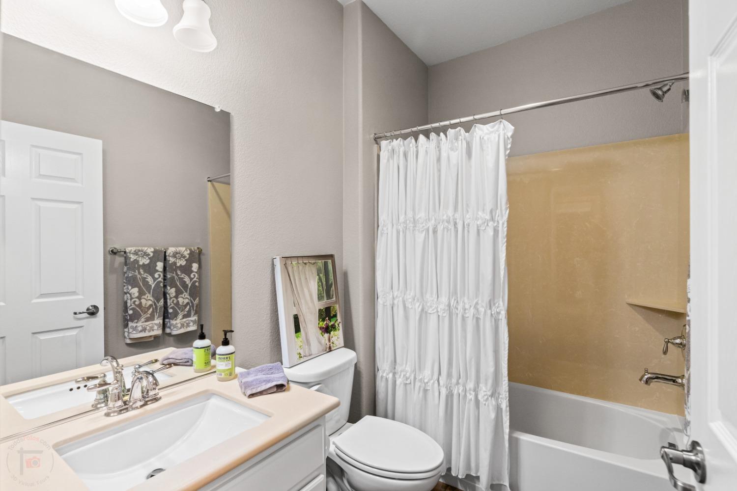 Detail Gallery Image 34 of 88 For 1324 Chestnut Hill Dr, Manteca,  CA 95336 - 3 Beds | 2 Baths