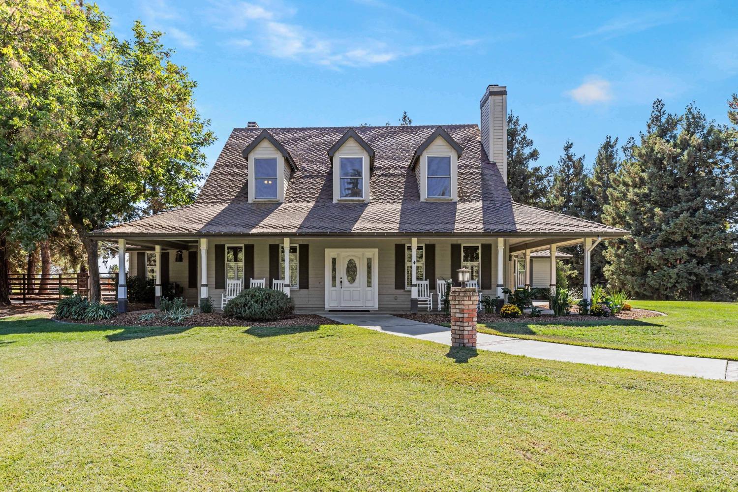 Detail Gallery Image 2 of 97 For 8724 N Oaks Dr, Oakdale,  CA 95361 - 5 Beds | 4 Baths