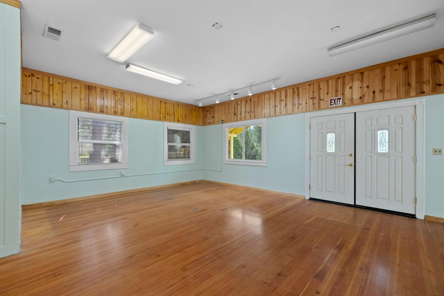 Detail Gallery Image 5 of 25 For 1137 Highway 4, Arnold,  CA 95223 - – Beds | – Baths