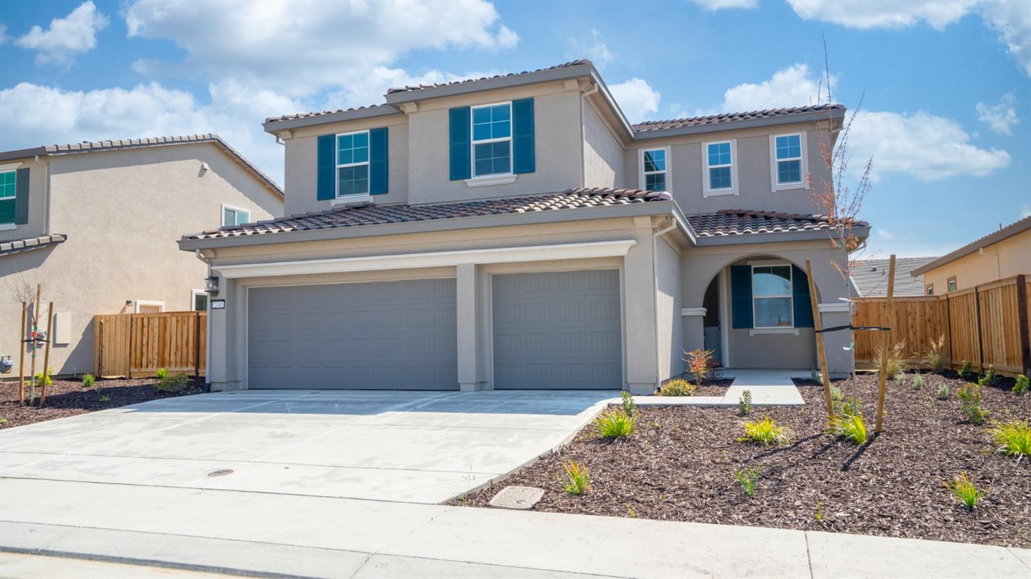 Detail Gallery Image 1 of 51 For 2140 Vermentino St, Manteca,  CA 95337 - 5 Beds | 3 Baths