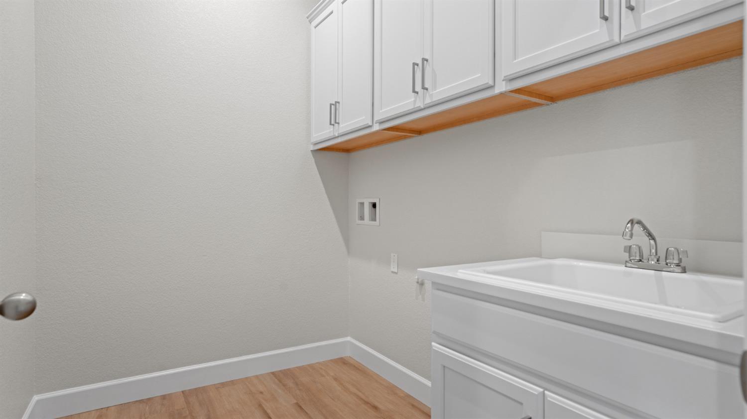 Detail Gallery Image 10 of 37 For 2114 Geneva Way, Manteca,  CA 95337 - 3 Beds | 2/1 Baths