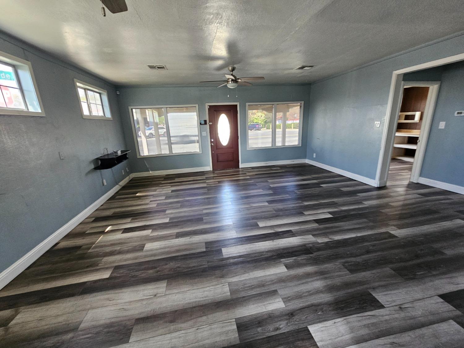 Detail Gallery Image 11 of 13 For 3090 Marysville Blvd, Sacramento,  CA 95815 - – Beds | – Baths