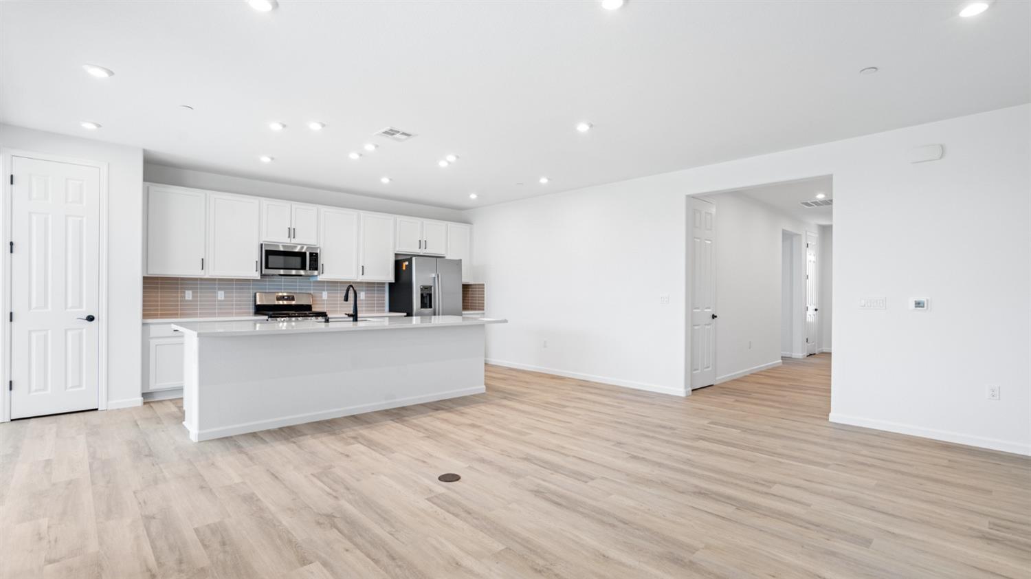 Detail Gallery Image 13 of 33 For 1014 Fiano Pl, Manteca,  CA 95337 - 3 Beds | 2 Baths