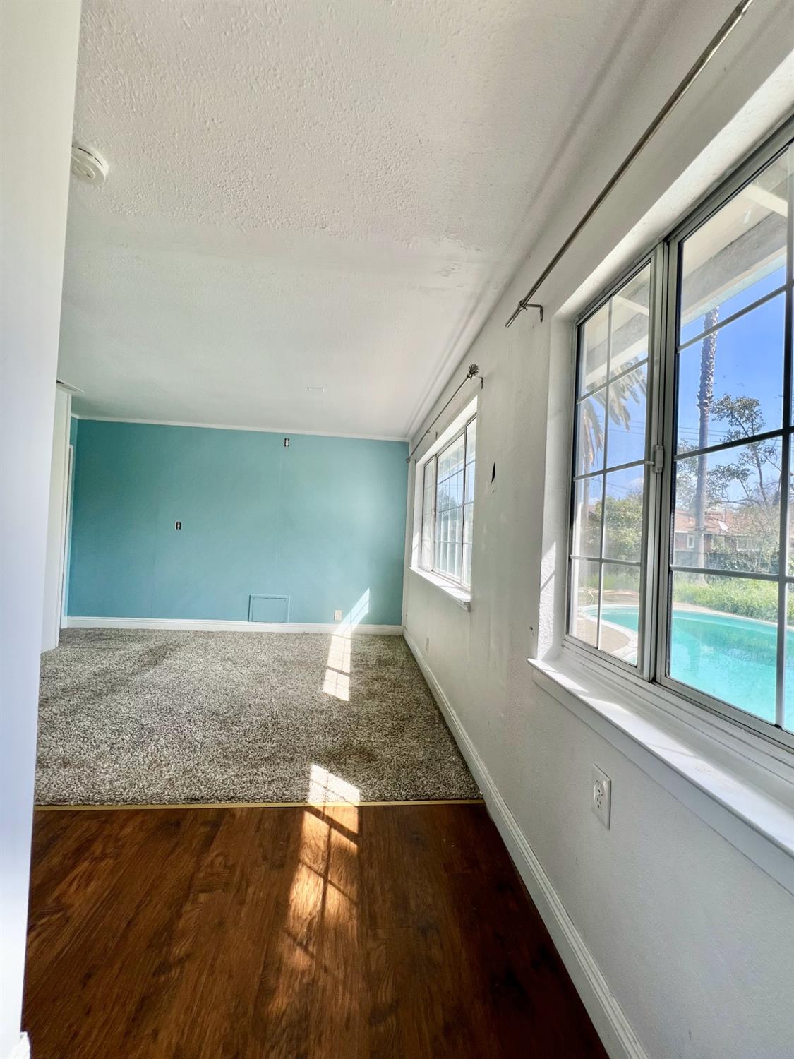 Detail Gallery Image 11 of 21 For 3118 Eastern Ave, Sacramento,  CA 95821 - 3 Beds | 3 Baths