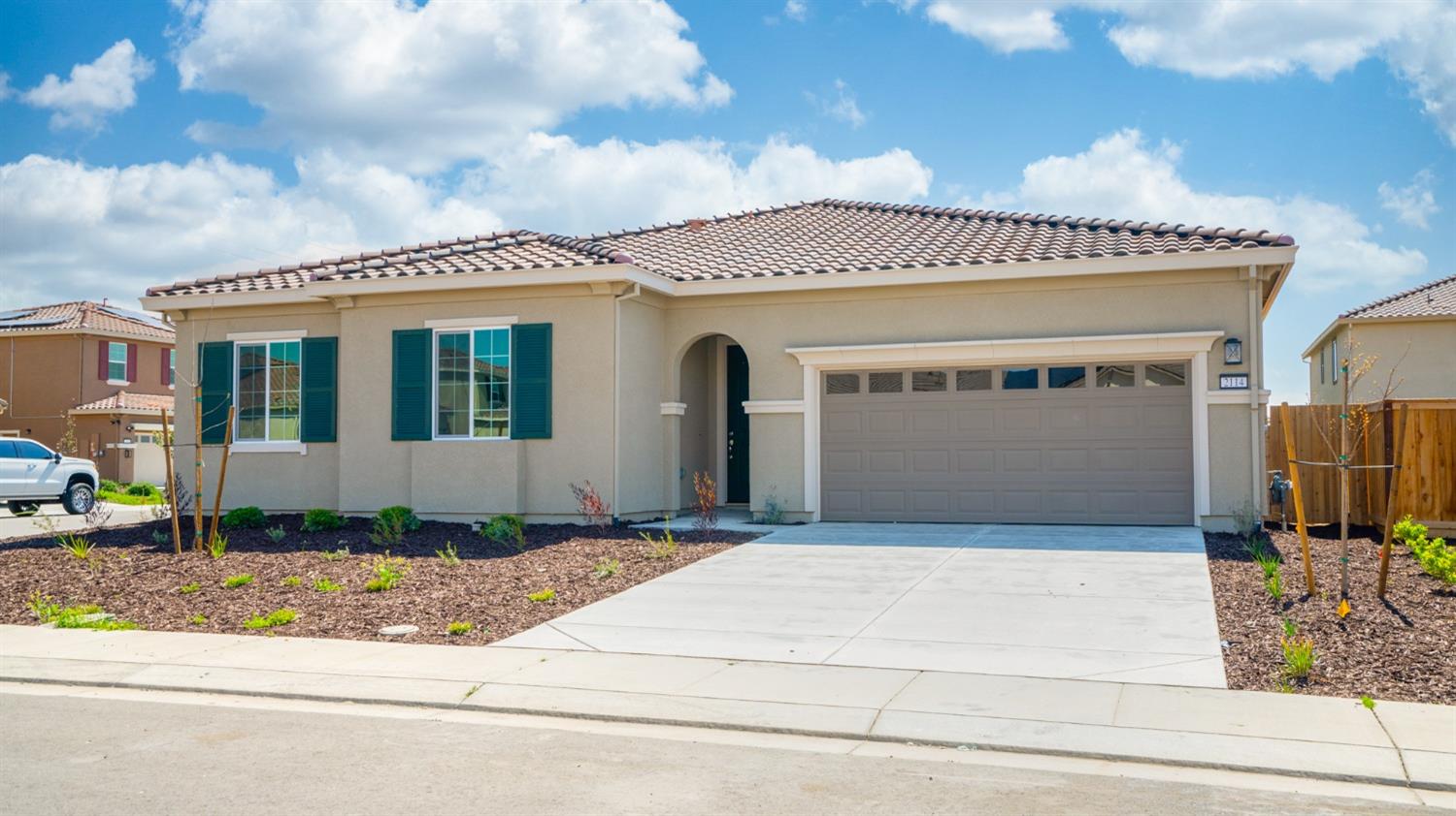 Detail Gallery Image 1 of 37 For 2114 Geneva Way, Manteca,  CA 95337 - 3 Beds | 2/1 Baths