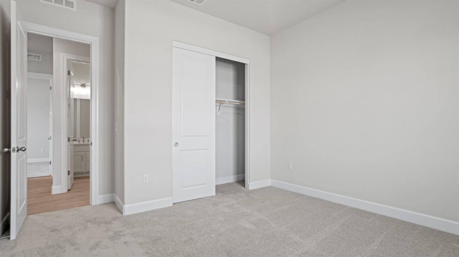Detail Gallery Image 7 of 37 For 2114 Geneva Way, Manteca,  CA 95337 - 3 Beds | 2/1 Baths