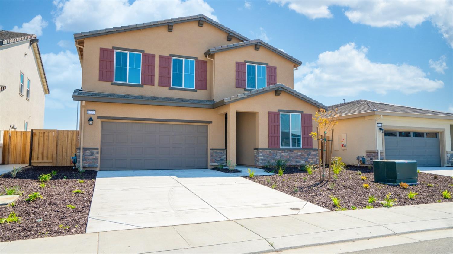 Detail Gallery Image 1 of 41 For 1030 Fiano Pl, Manteca,  CA 95337 - 4 Beds | 3 Baths
