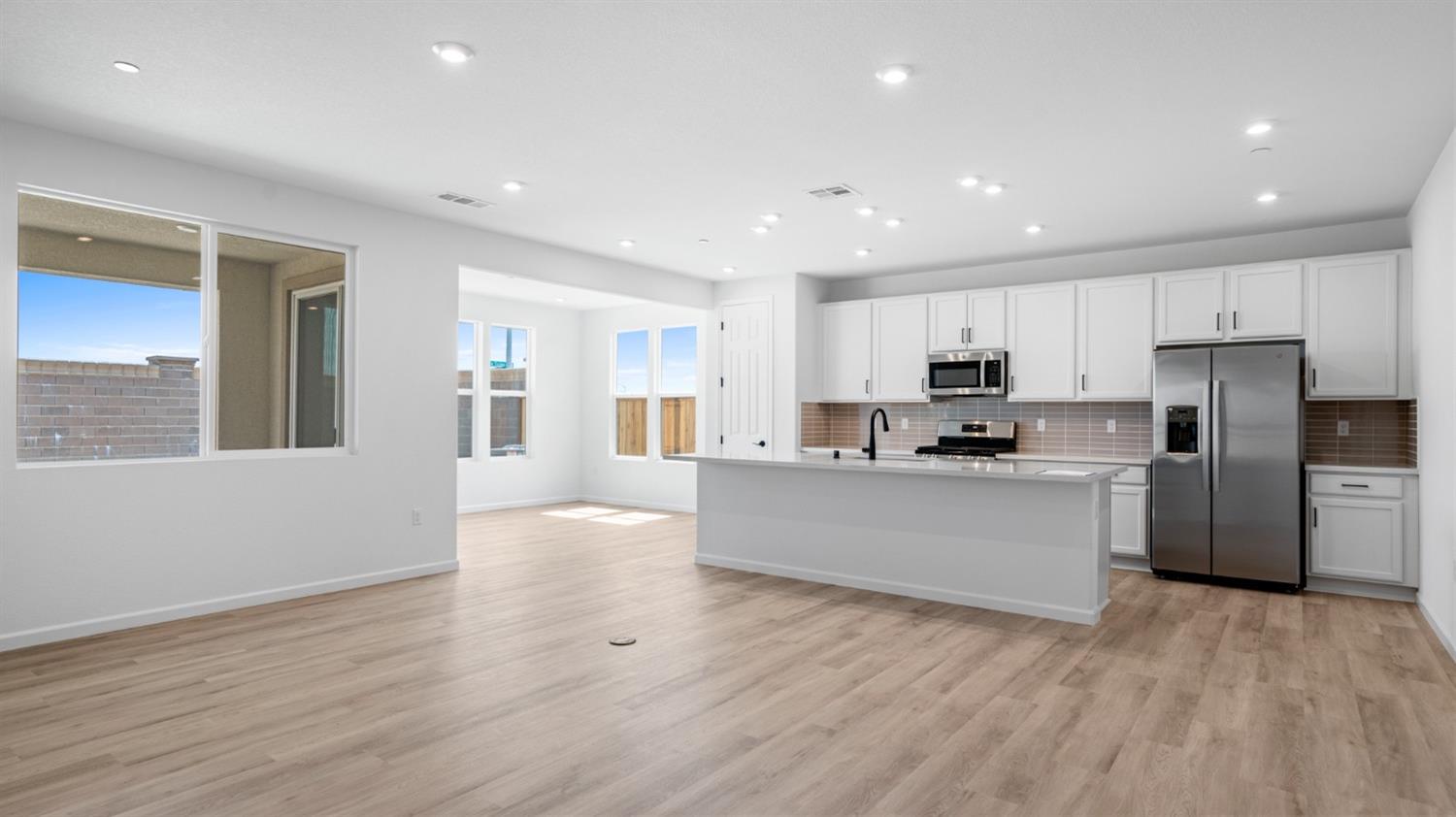 Detail Gallery Image 11 of 33 For 1014 Fiano Pl, Manteca,  CA 95337 - 3 Beds | 2 Baths