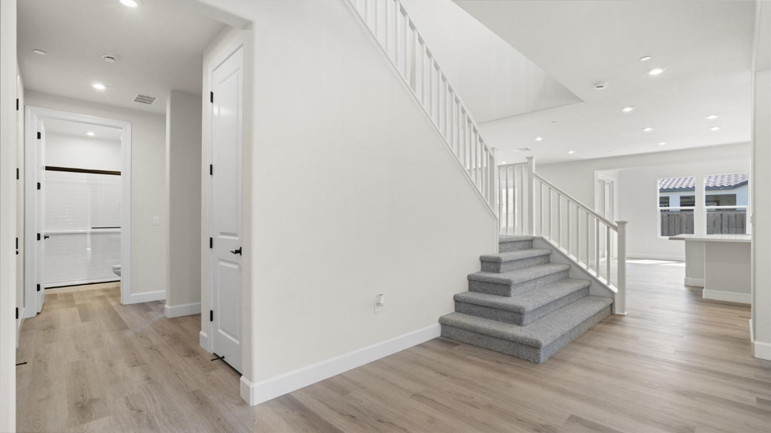 Detail Gallery Image 4 of 51 For 2140 Vermentino St, Manteca,  CA 95337 - 5 Beds | 3 Baths
