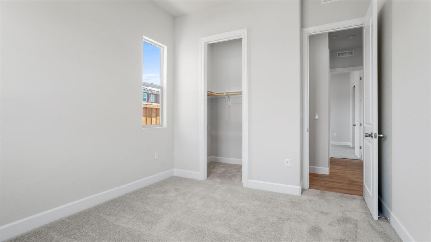 Detail Gallery Image 9 of 37 For 2114 Geneva Way, Manteca,  CA 95337 - 3 Beds | 2/1 Baths