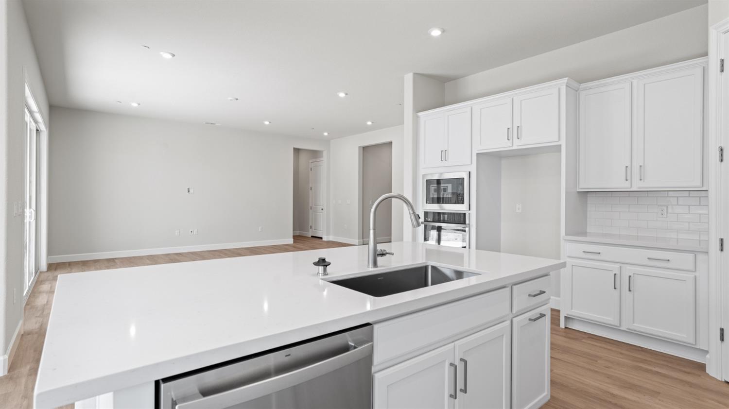 Detail Gallery Image 23 of 37 For 2114 Geneva Way, Manteca,  CA 95337 - 3 Beds | 2/1 Baths
