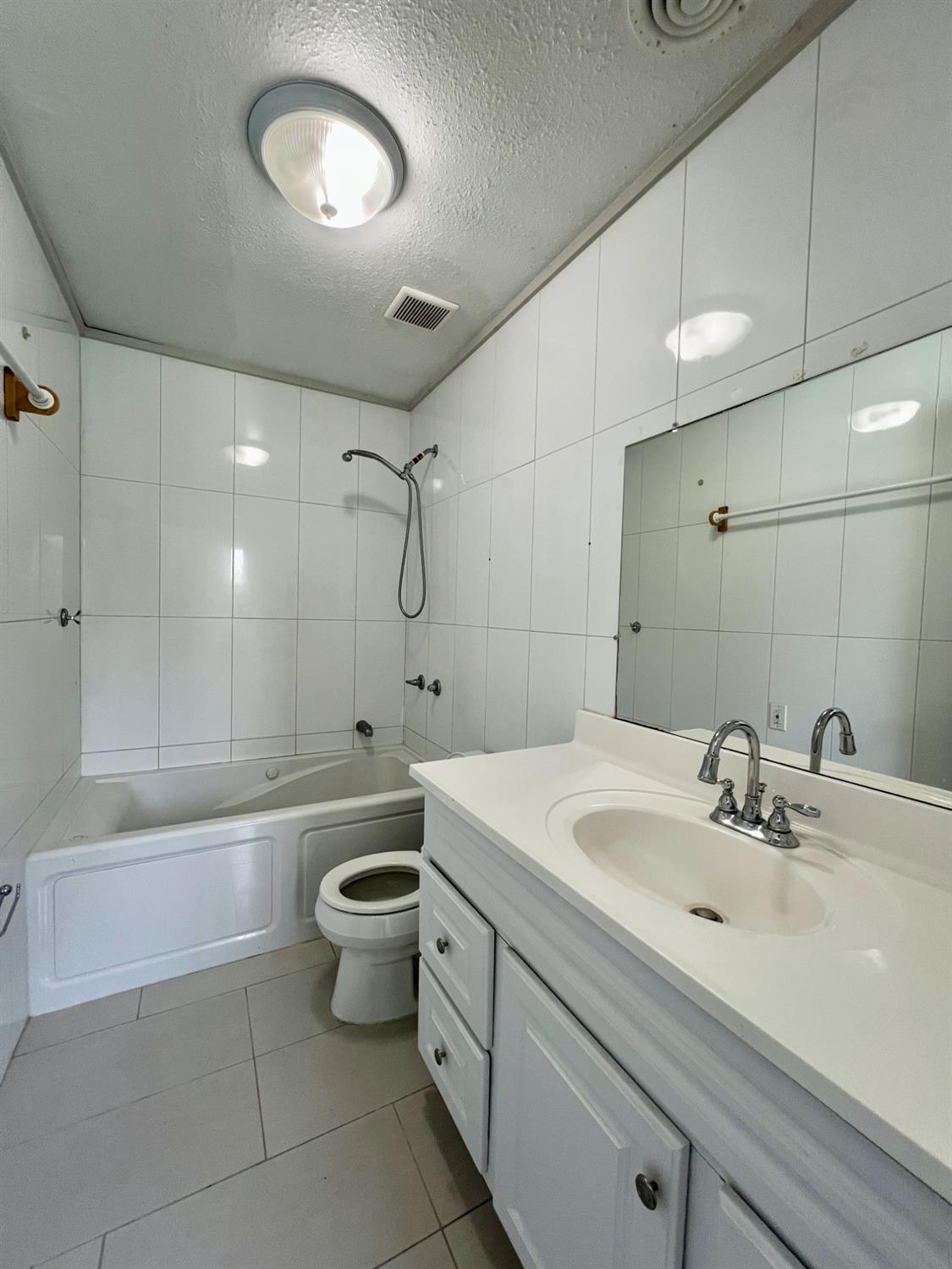 Detail Gallery Image 16 of 21 For 3118 Eastern Ave, Sacramento,  CA 95821 - 3 Beds | 3 Baths