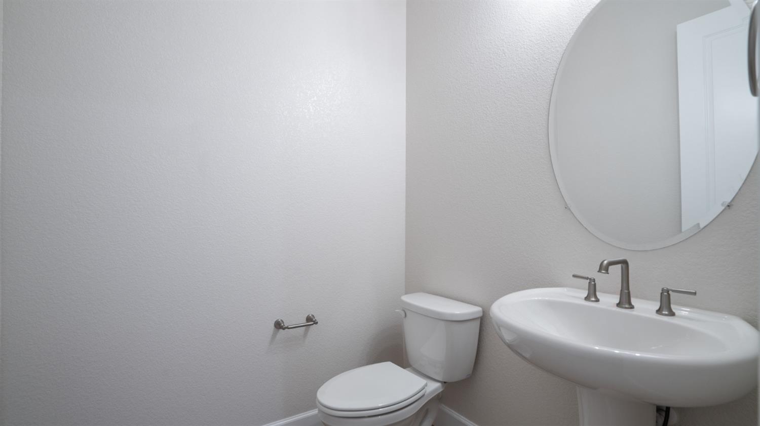 Detail Gallery Image 14 of 37 For 2114 Geneva Way, Manteca,  CA 95337 - 3 Beds | 2/1 Baths