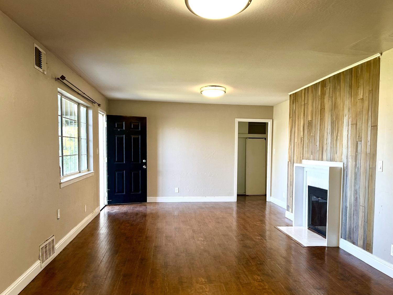 Detail Gallery Image 3 of 21 For 3118 Eastern Ave, Sacramento,  CA 95821 - 3 Beds | 3 Baths