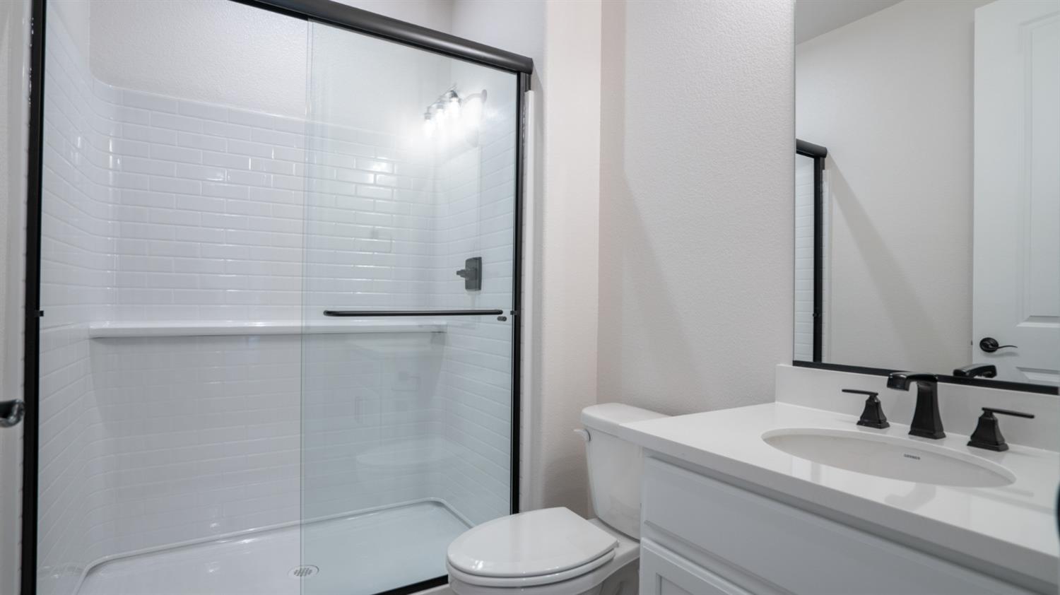 Detail Gallery Image 5 of 51 For 2140 Vermentino St, Manteca,  CA 95337 - 5 Beds | 3 Baths
