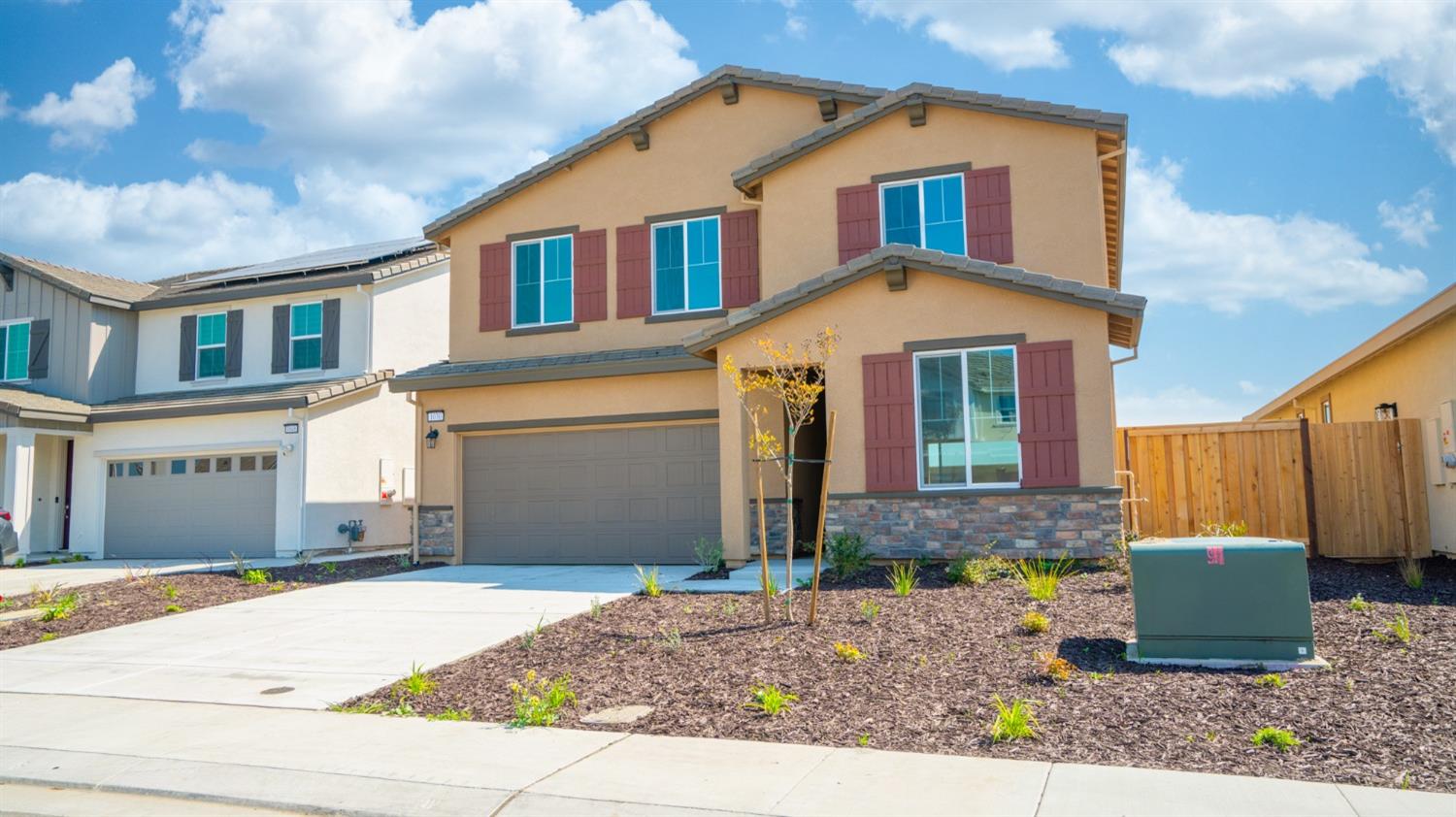 Detail Gallery Image 3 of 41 For 1030 Fiano Pl, Manteca,  CA 95337 - 4 Beds | 3 Baths