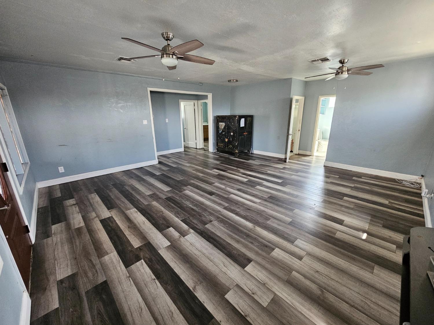 Detail Gallery Image 4 of 13 For 3090 Marysville Blvd, Sacramento,  CA 95815 - – Beds | – Baths
