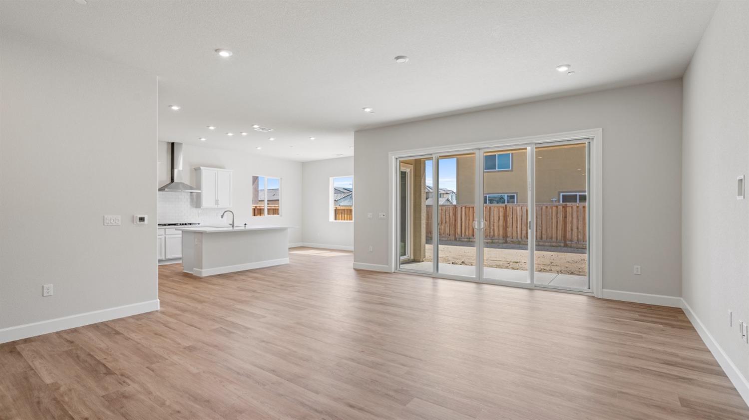 Detail Gallery Image 15 of 37 For 2114 Geneva Way, Manteca,  CA 95337 - 3 Beds | 2/1 Baths