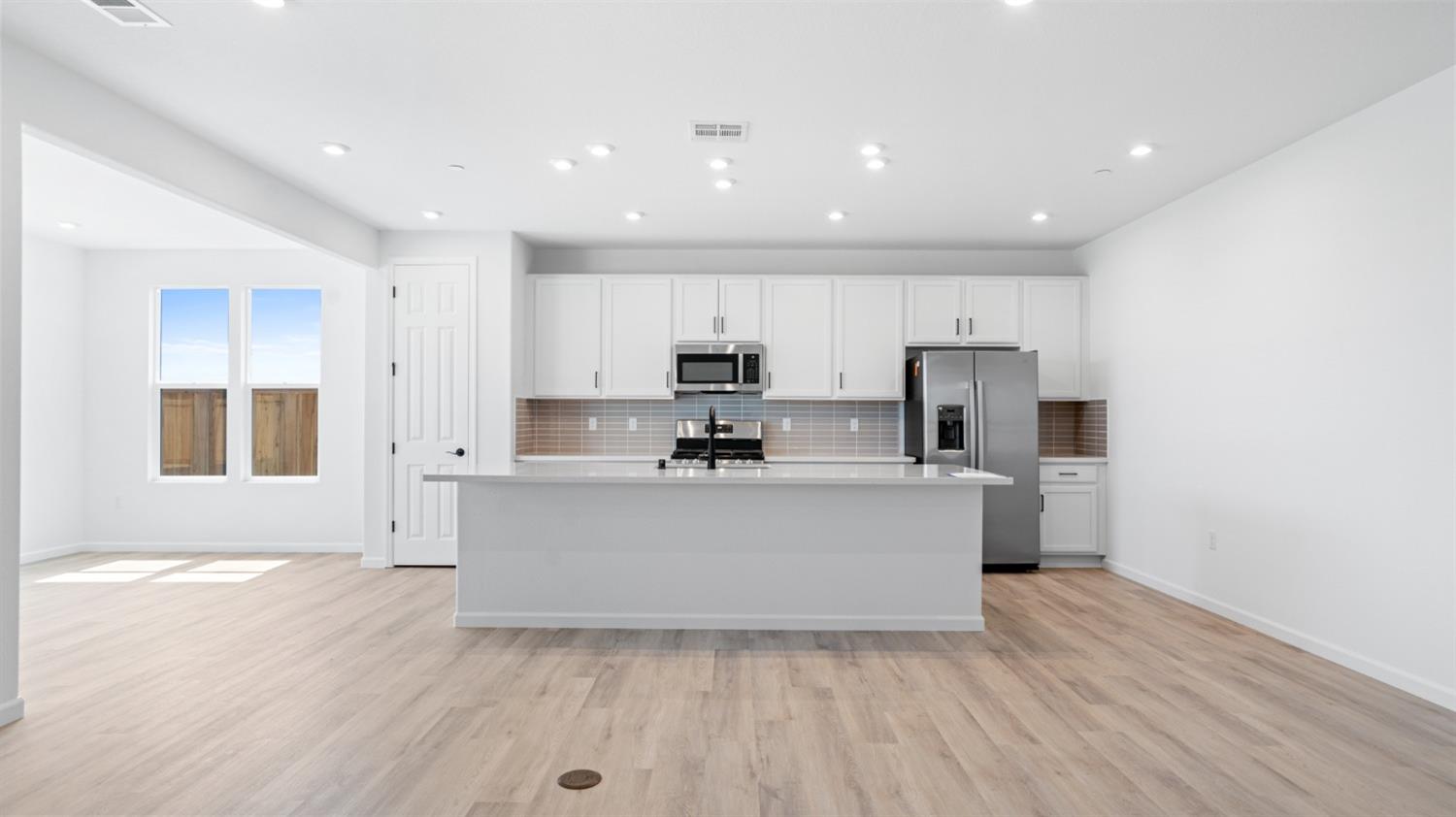 Detail Gallery Image 12 of 33 For 1014 Fiano Pl, Manteca,  CA 95337 - 3 Beds | 2 Baths