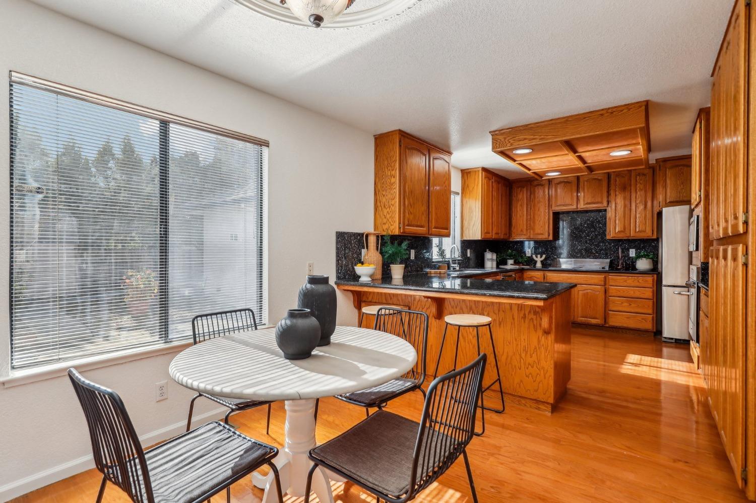 Detail Gallery Image 21 of 83 For 170 Audubon Cir, Sacramento,  CA 95831 - 4 Beds | 4/1 Baths