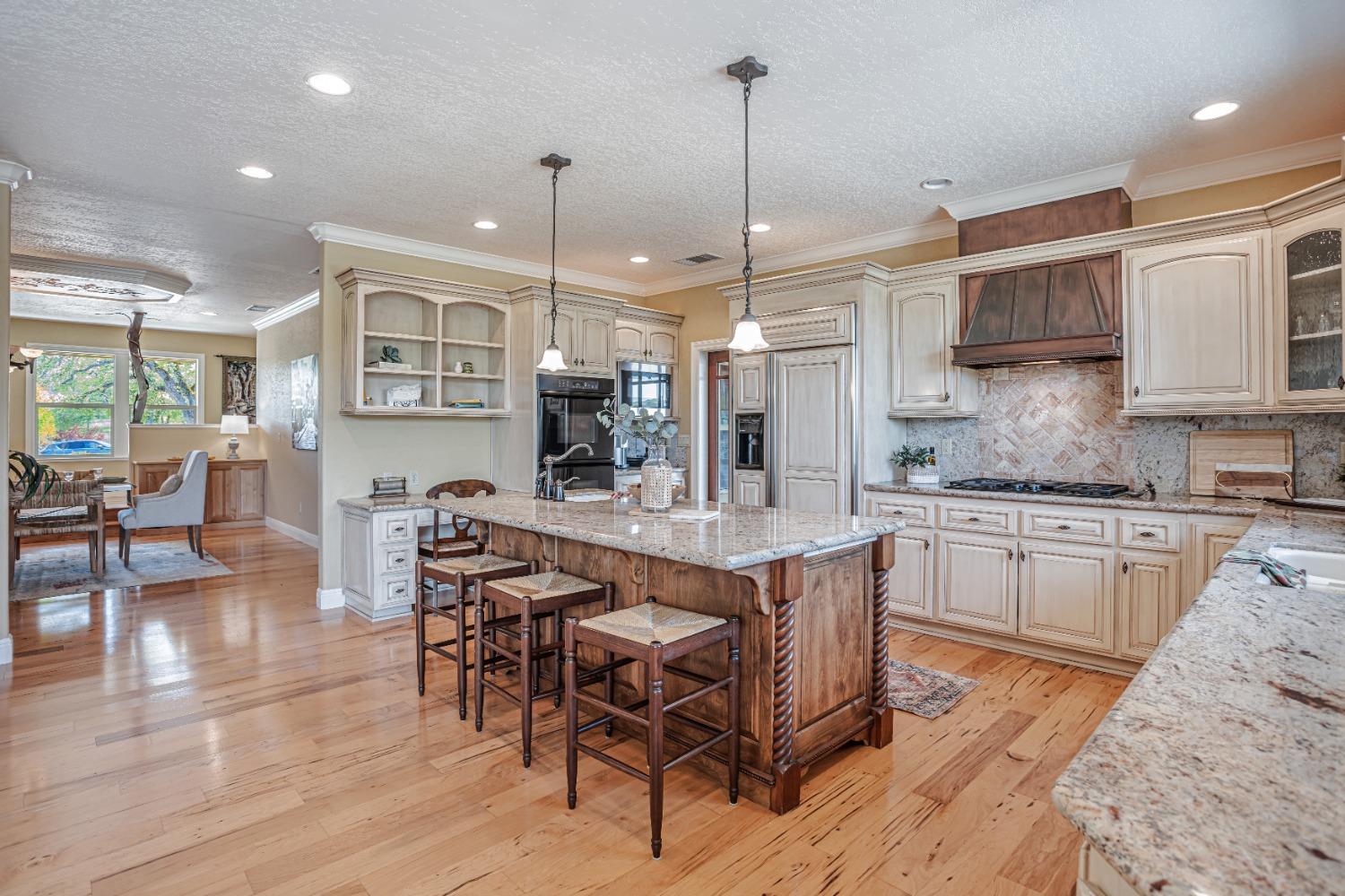 Detail Gallery Image 7 of 66 For 14651 Highway 124, Plymouth,  CA 95669 - 4 Beds | 4 Baths