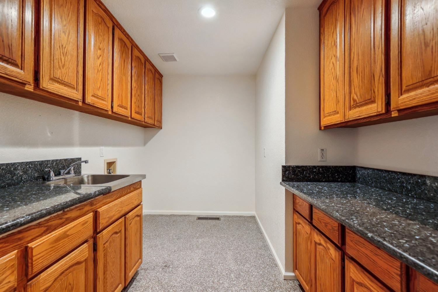 Detail Gallery Image 23 of 83 For 170 Audubon Cir, Sacramento,  CA 95831 - 4 Beds | 4/1 Baths