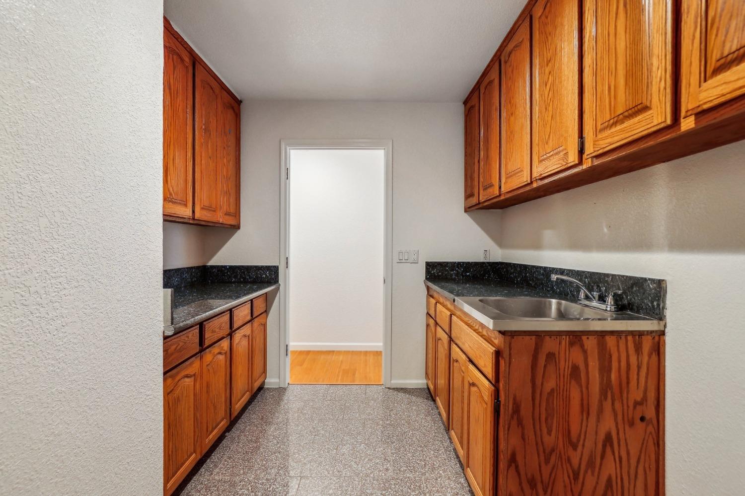 Detail Gallery Image 24 of 83 For 170 Audubon Cir, Sacramento,  CA 95831 - 4 Beds | 4/1 Baths