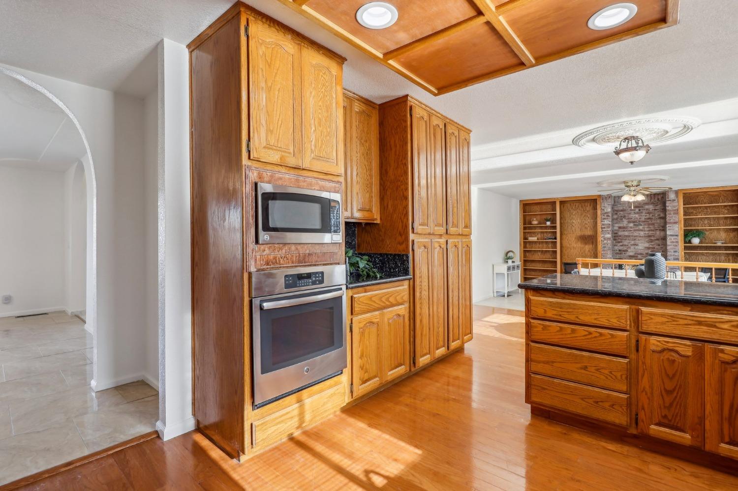 Detail Gallery Image 27 of 83 For 170 Audubon Cir, Sacramento,  CA 95831 - 4 Beds | 4/1 Baths