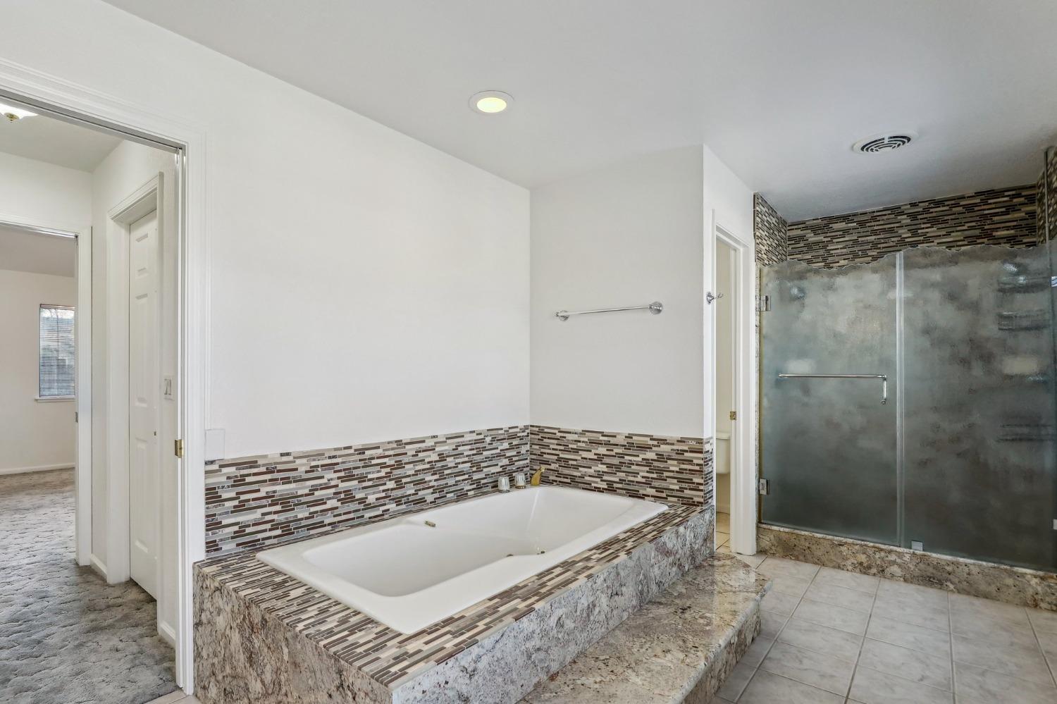 Detail Gallery Image 35 of 83 For 170 Audubon Cir, Sacramento,  CA 95831 - 4 Beds | 4/1 Baths