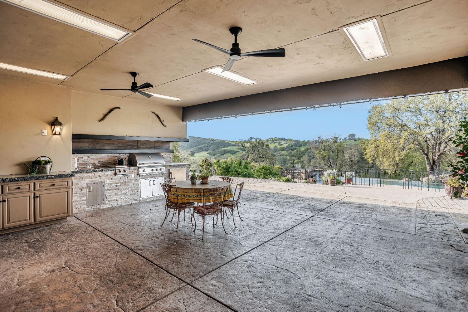 Detail Gallery Image 35 of 66 For 14651 Highway 124, Plymouth,  CA 95669 - 4 Beds | 4 Baths
