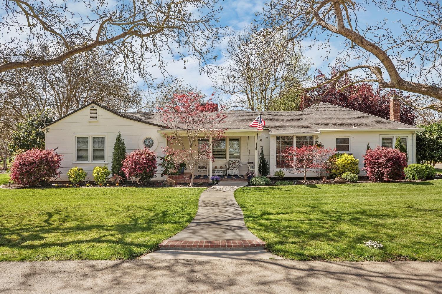 Detail Gallery Image 1 of 82 For 6747 N Wall Rd, Linden,  CA 95236 - 3 Beds | 2 Baths