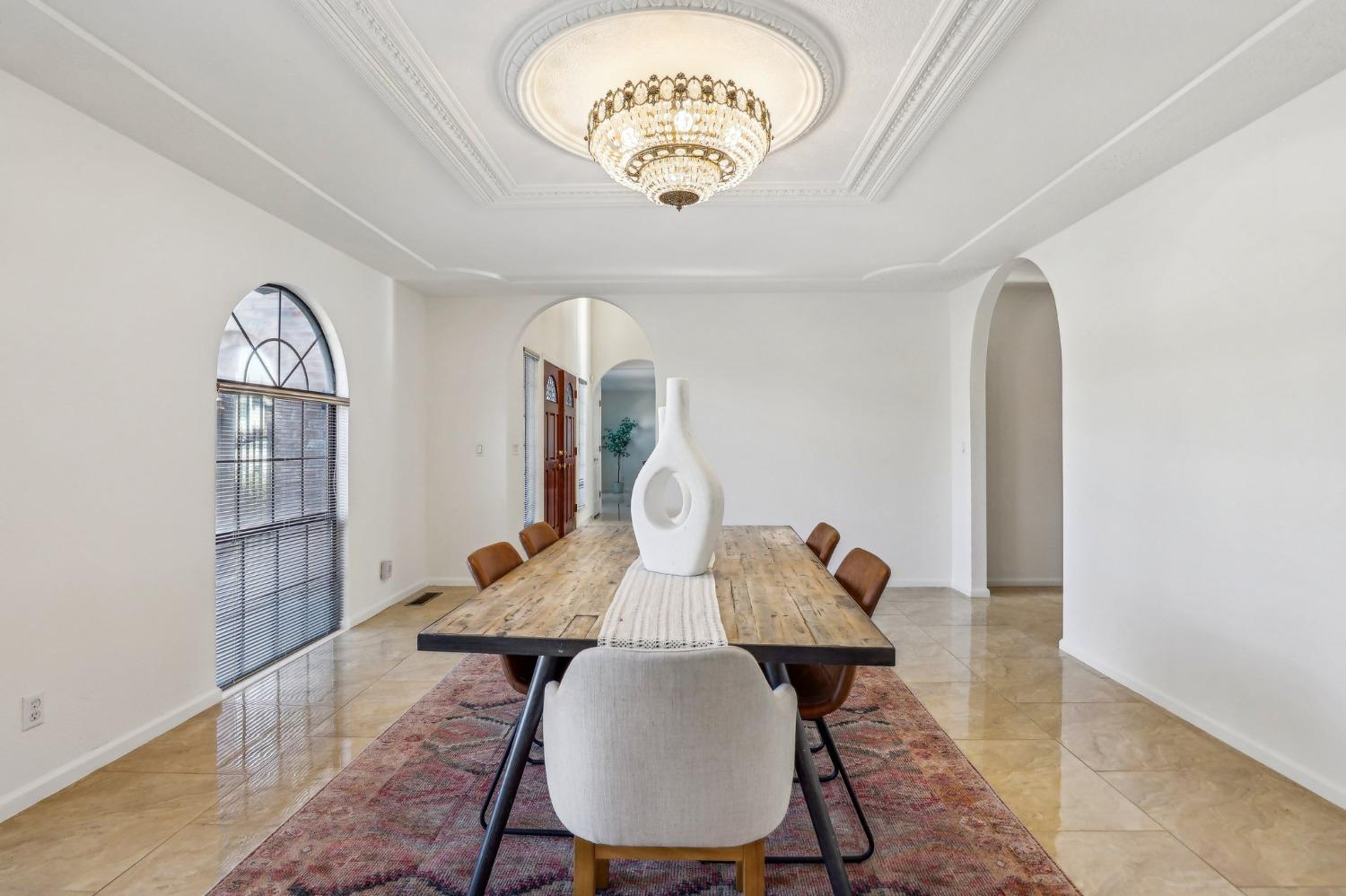 Detail Gallery Image 2 of 83 For 170 Audubon Cir, Sacramento,  CA 95831 - 4 Beds | 4/1 Baths