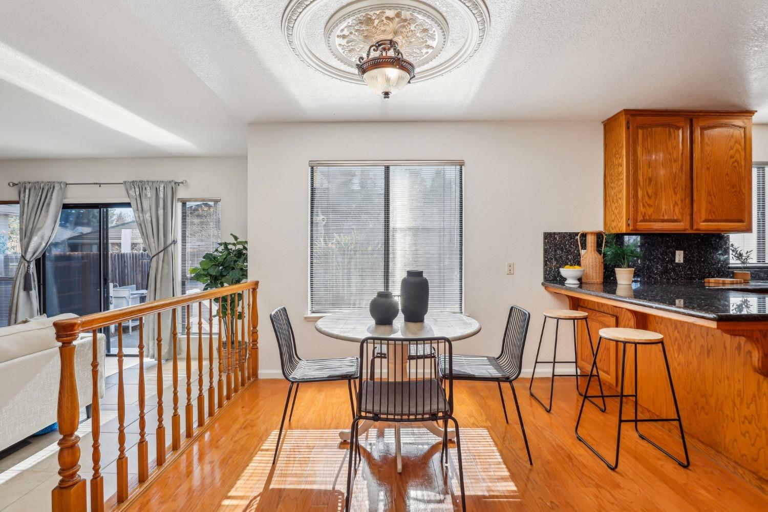 Detail Gallery Image 20 of 83 For 170 Audubon Cir, Sacramento,  CA 95831 - 4 Beds | 4/1 Baths