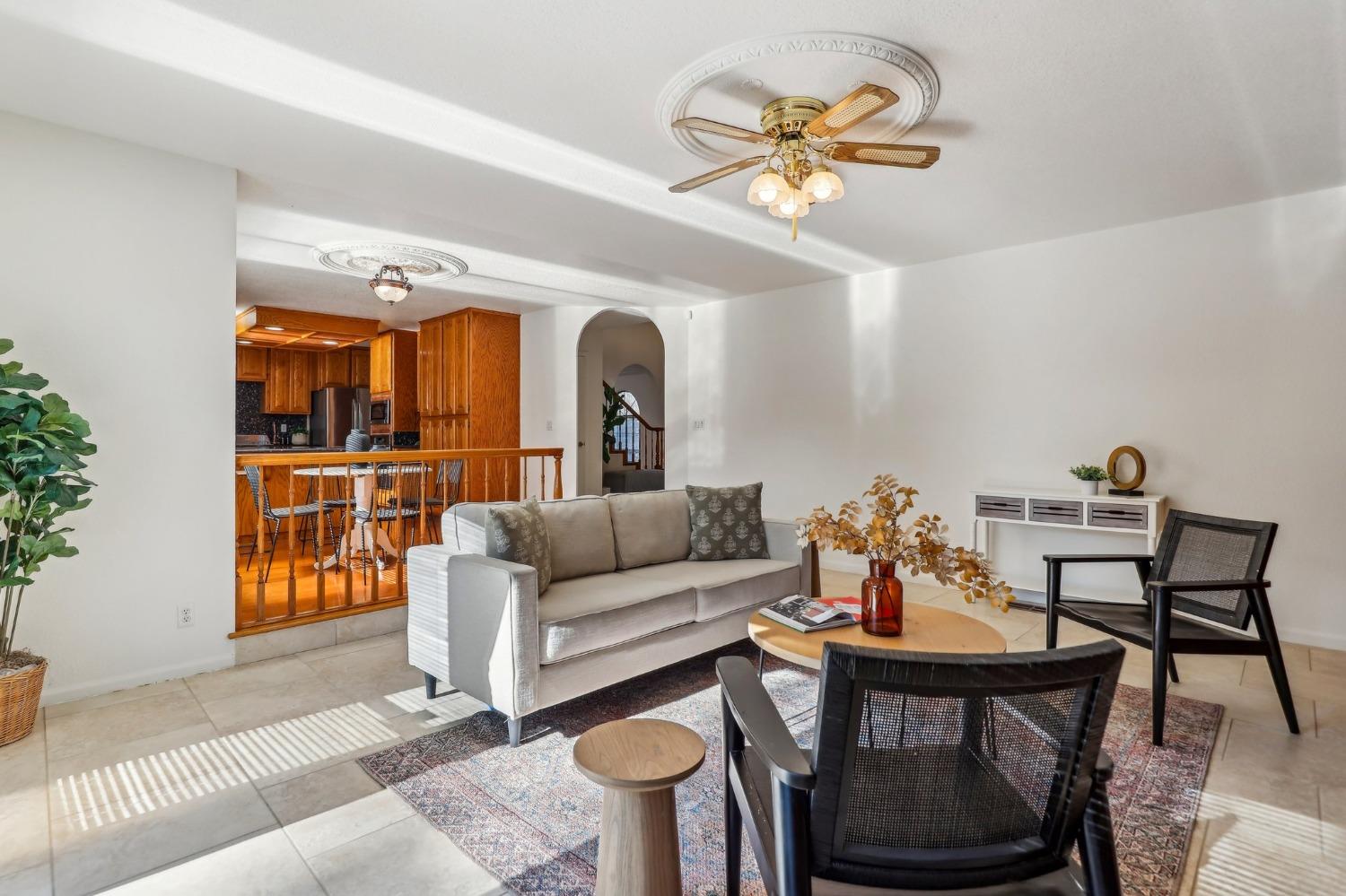 Detail Gallery Image 16 of 83 For 170 Audubon Cir, Sacramento,  CA 95831 - 4 Beds | 4/1 Baths