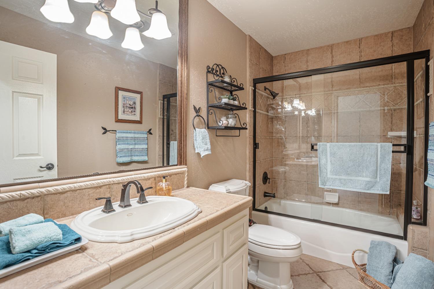 Detail Gallery Image 24 of 66 For 14651 Highway 124, Plymouth,  CA 95669 - 4 Beds | 4 Baths