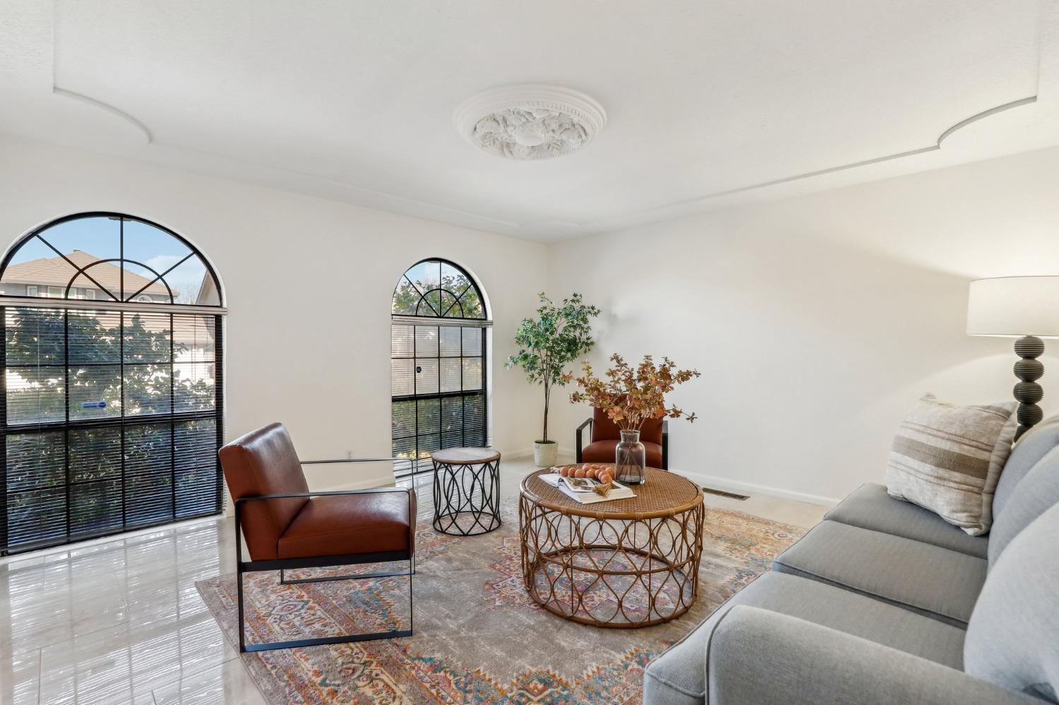 Detail Gallery Image 3 of 83 For 170 Audubon Cir, Sacramento,  CA 95831 - 4 Beds | 4/1 Baths