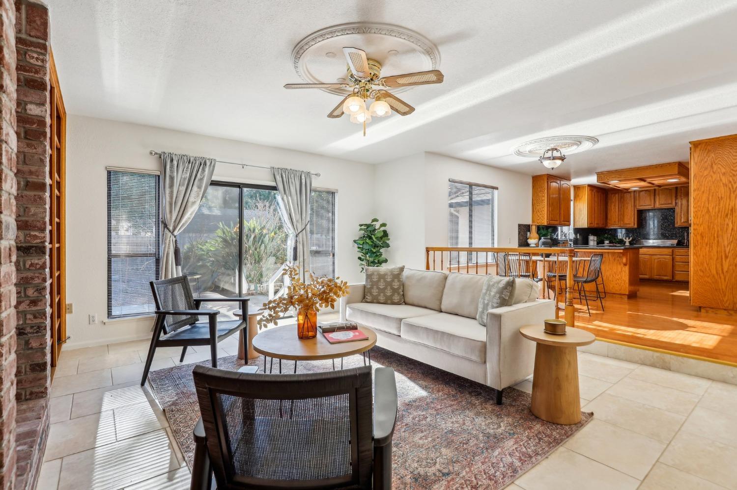 Detail Gallery Image 17 of 83 For 170 Audubon Cir, Sacramento,  CA 95831 - 4 Beds | 4/1 Baths