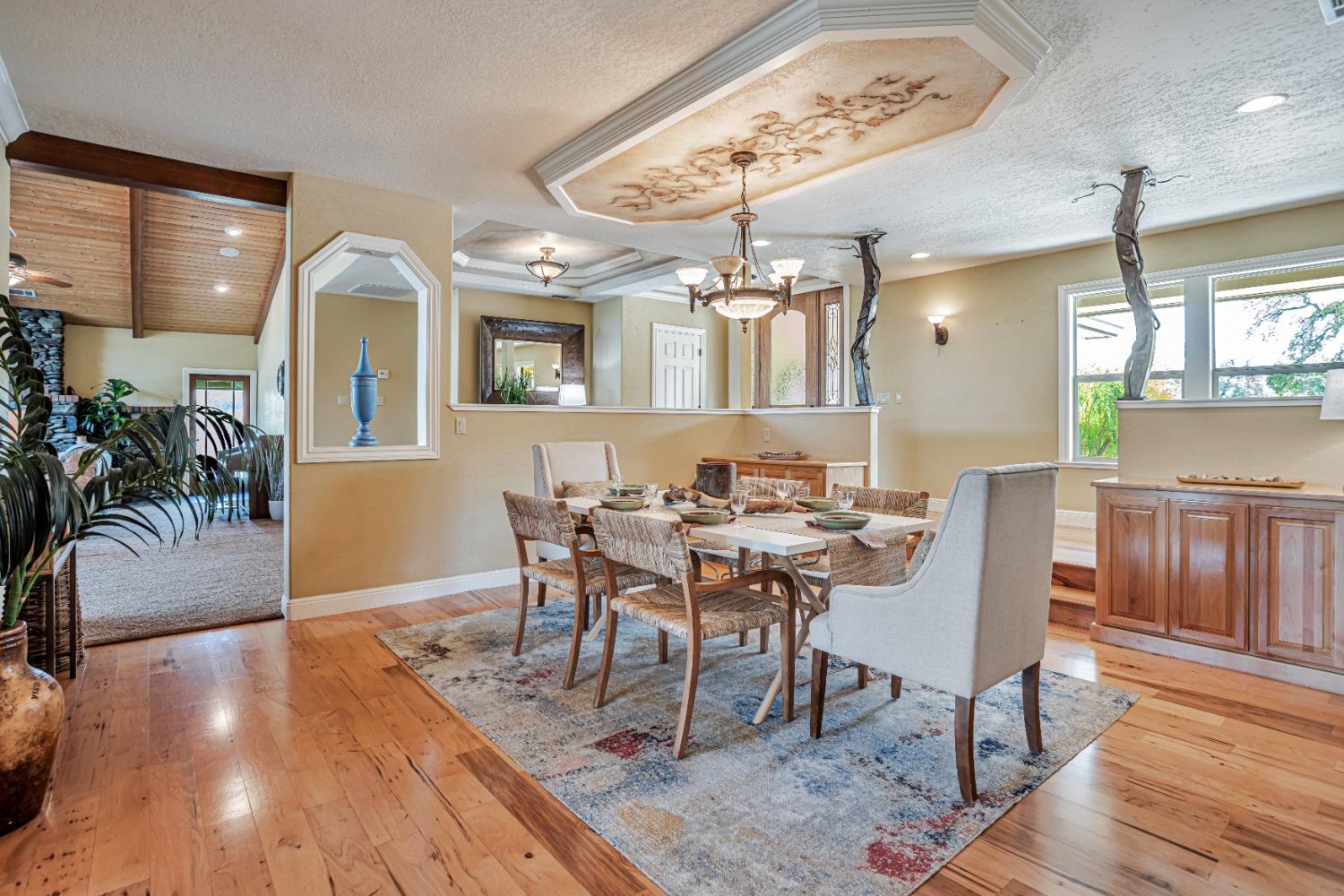 Detail Gallery Image 10 of 66 For 14651 Highway 124, Plymouth,  CA 95669 - 4 Beds | 4 Baths