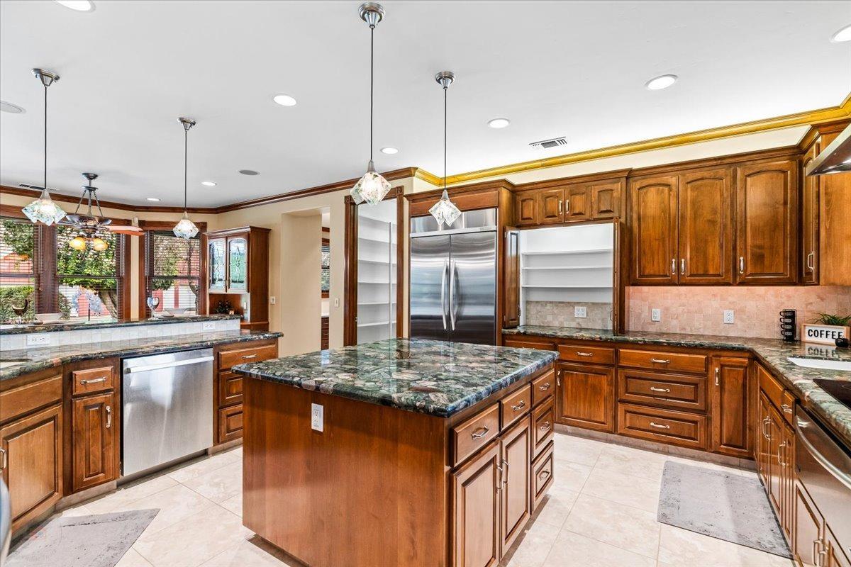 Detail Gallery Image 22 of 99 For 25926 Austin Rd, Ripon,  CA 95366 - 3 Beds | 5 Baths