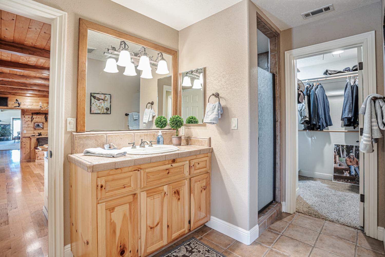 Detail Gallery Image 25 of 66 For 14651 Highway 124, Plymouth,  CA 95669 - 4 Beds | 4 Baths