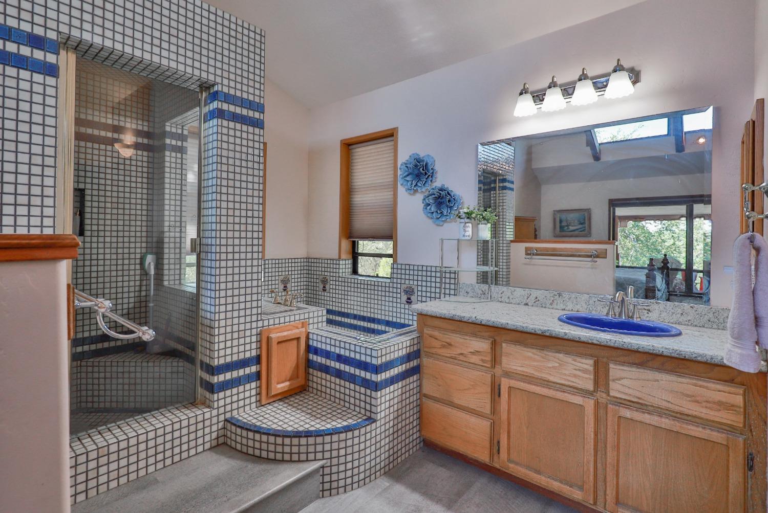 Detail Gallery Image 19 of 83 For 6091 Dutch Mine Rd, Diamond Springs,  CA 95619 - 4 Beds | 3 Baths